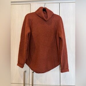 Kuhl Waffle Knit Turtleneck Sweater Medium Rust Acrylic Blend‎ Soft Textured